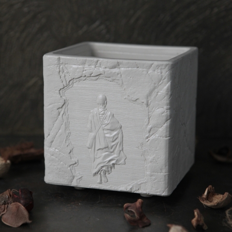 CHẬU CÂY ĐIÊU KHẮC NHÀ SƯ THÍCH MINH TUỆ